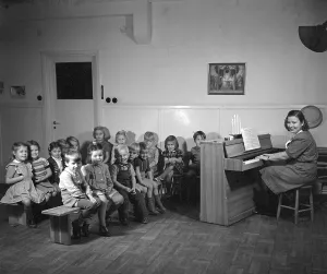 1940s children. A group of children are singing christmas songs at a nursery school in Stockholm. Sweden 1947. Conard ref 884