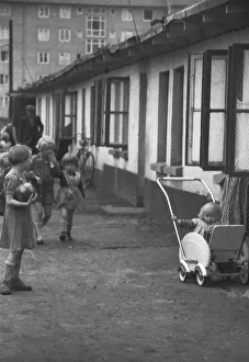 In 1954, there were still numerous precarious flats in barracks