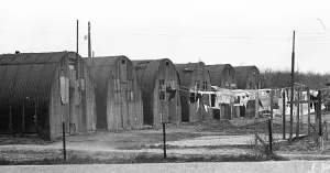In 1954, there were still numerous precarious flats in barracks