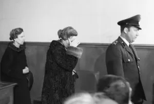 In 1967, four Rebbert sisters staged a film-like performance in front of the Dortmund Regional Court