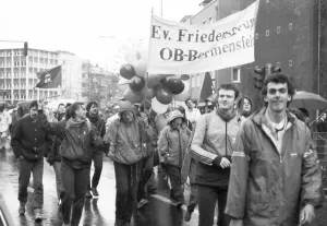 The 1990 Easter March was marked by the change in the Eastern Bloc