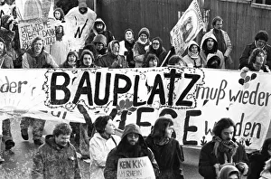 More than 20, 000 opponents of nuclear power demonstrated in Itzehoe against a nuclear power plant in Brokdorf on 19