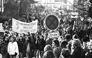 More than 20, 000 opponents of nuclear power demonstrated in Itzehoe against a nuclear power plant in Brokdorf on 19