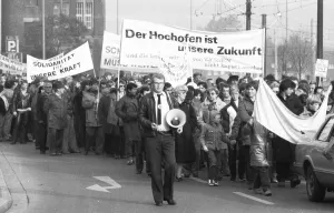2000 steelworkers and their relatives demonstrated out of concern for their jobs at the Schalker Verein (Thyssen AG)