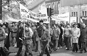 2000 steelworkers and their relatives demonstrated out of concern for their jobs at the Schalker Verein (Thyssen AG)
