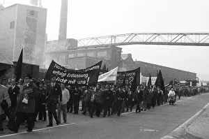2000 workers, employees and relatives demonstrated in Wuppertal on 18