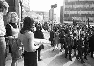 2000 workers, employees and relatives demonstrated in Wuppertal on 18