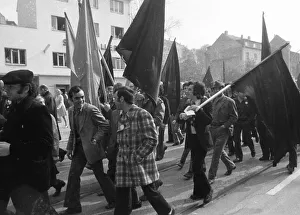 2000 workers, employees and relatives demonstrated in Wuppertal on 18