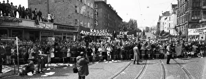 The 2nd meeting of Chancellor Willy Brandt with GDR MP Willi Stoph on 21 May 1971 in Kassel was accompanied by a large
