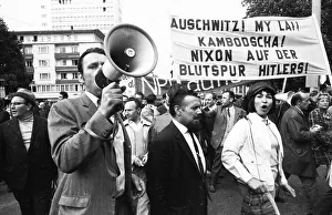 The 2nd meeting of Chancellor Willy Brandt with GDR MP Willi Stoph on 21 May 1971 in Kassel was accompanied by a large