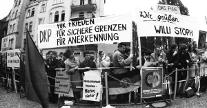 The 2nd meeting of Chancellor Willy Brandt with GDR MP Willi Stoph on 21 May 1971 in Kassel was accompanied by a large
