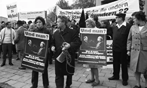The 2nd meeting of Chancellor Willy Brandt with GDR MP Willi Stoph on 21 May 1971 in Kassel was accompanied by a large