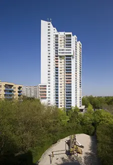 31-storey residential tower block by Walter Gropius
