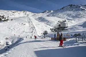 4 VALLEY, SWITZERLAND - FEBRUARY 04