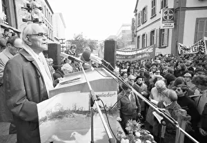 6000 demonstrators took part in protest and rally of the peace movement against new nuclear missiles