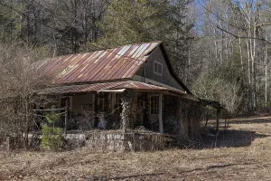 Abandoned cabin in the Chattahoochee National Forest near Blue Ridge