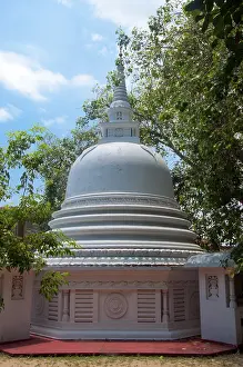 According to traditional Sri Lankan chronicles (such as the Dipavamsa)