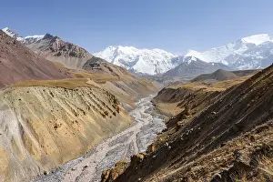 Achik Tash river, Achik Tash valley with rock formations