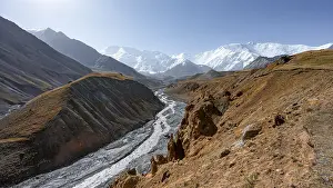 Achik Tash river, Achik Tash valley with rock formations