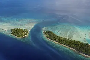 Aerial of Rangiroa, Tuamotu-Archipel