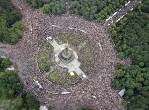 Aerial view of the Victory Column during the Love Parade