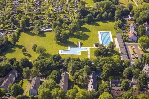 Aerial view, WasserWelten Bochum - outdoor swimming pool Werne with sunbathing lawn