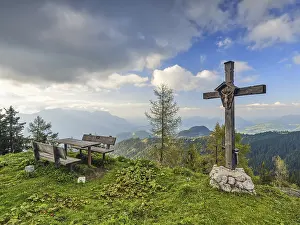 Ahornbuechsenkopf with summit cross