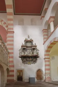 Aisle with monument to Bothmer