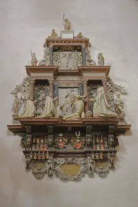 Aisle with monument to Bothmer with figures and decorations