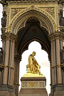 Albert statue at The Victoria and Albert Museum