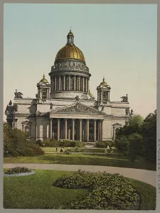 The Alexander Garden in front of St Isaac's Cathedral