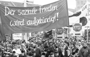 All individual trade unions in the DGB demonstrated together with about 50