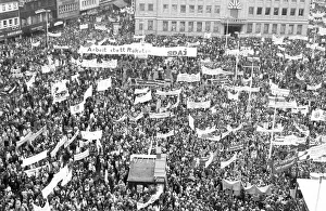All individual trade unions in the DGB demonstrated together with about 50