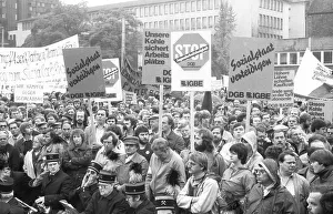 All individual trade unions in the DGB demonstrated together with about 50
