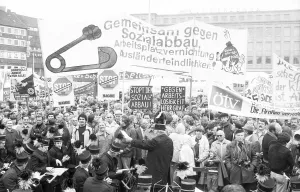 All individual trade unions in the DGB demonstrated together with about 50