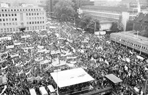 All individual trade unions in the DGB demonstrated together with about 50