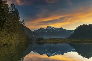 Almsee in autumn, evening light