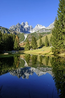 Almsee with Bischofsmuetze, Oberhofalm