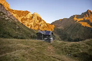 Alpine club hut, HochweiBsteinhaus mountain hut