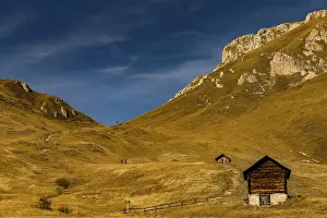 Alpine hut and South Tyrolean mountains