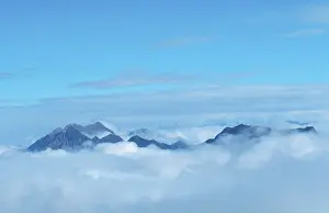 Alpine peaks above clouds, Bernese Oberland (sky) (Europe) (landscapes) (mountains) (landscape) (horizontal)