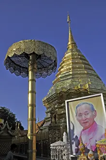 Altar and picture of Thai King Bhumiphol Adulyadej