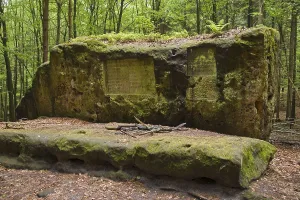Altar stone at the Stimmersdorfer Weg trail