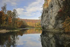 Amalienfels on the Danube, mixed forest in autumn colour