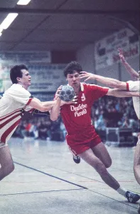 Andrei Alexeyevich Tyumentsev (red), handball, European Champion Clubs Cup, TUSEM Essen (white), SKA Minsk (USSR), 28 April 1990, Germany, Europe