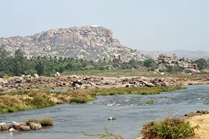 Category Historic EN Prints: Anjani hill on the bank of tungabhadhra river