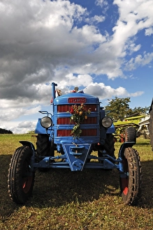 Antique tractor meeting, Roehr tractor