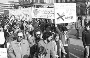 For apprenticeships, against unemployment and austerity policies