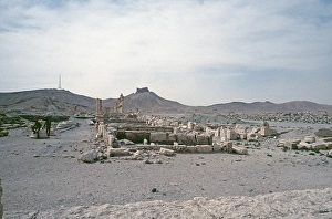 The Arab citadel on a hill, Qalʿat Ibn Maʿn, Palmyra, Syria, May 1987, vintage, retro, old, historical, Asia