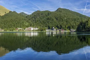 Arabella Alpenhotel, hotel, with lake and town of Spitzingsee